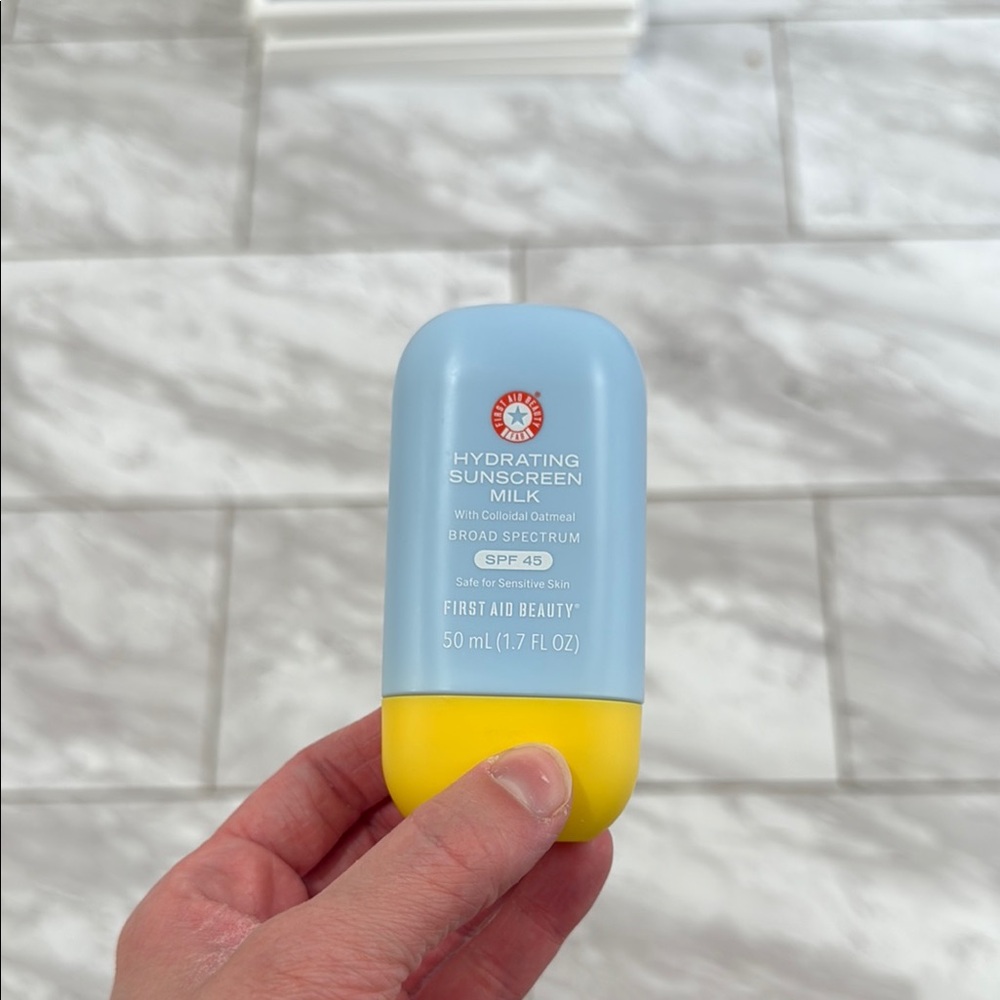 First Aid Beauty Hydrating Sunscreen Milk with Colloidal Oaatmeal